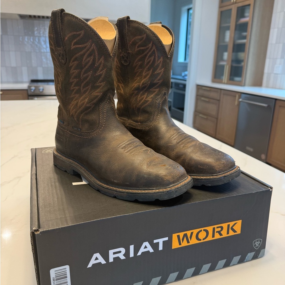 Ariat Dark Brown Leather Western Work Boots Mens size 8.5